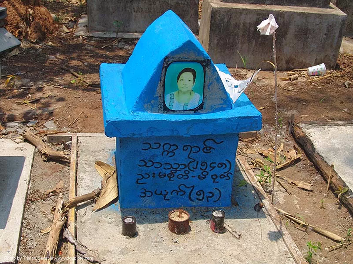 burman tombstone - blue grave - สังขละบุรี - sangklaburi - thailand, blue, burmese script, burmese writing, cemetery, grave, graveyard, sangklaburi, thailand, tombstone, สังขละบุรี