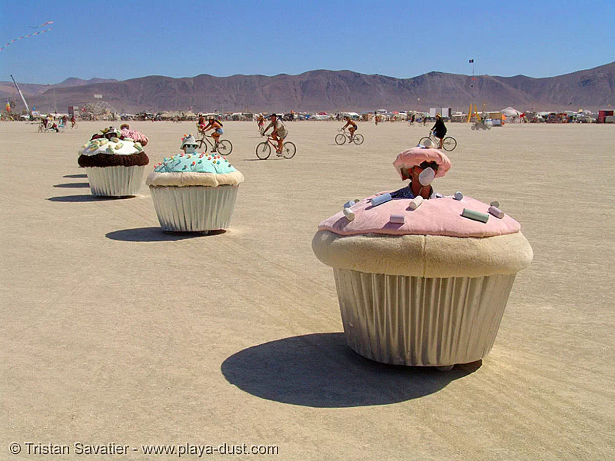 burning man - cupcakes riding on the playa, art car, burning man art cars, cakes, cup, muffins, mutant vehicles, west coast cupcakes