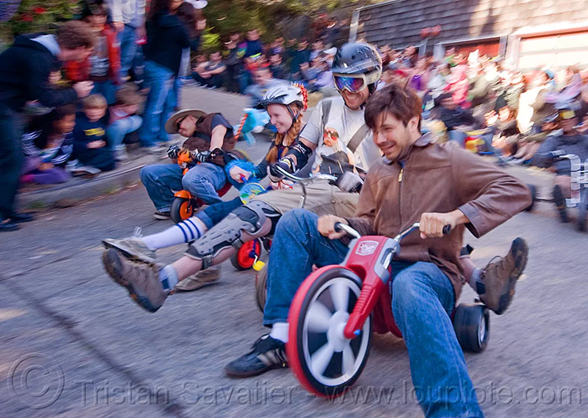 BYOBW - "bring your own big wheel" race - toy tricycles (san francisco), big wheel, byobw 2011, drift trikes, moving fast, potrero hill, race, speed, speeding, toy tricycle, toy trike, trike-drifting