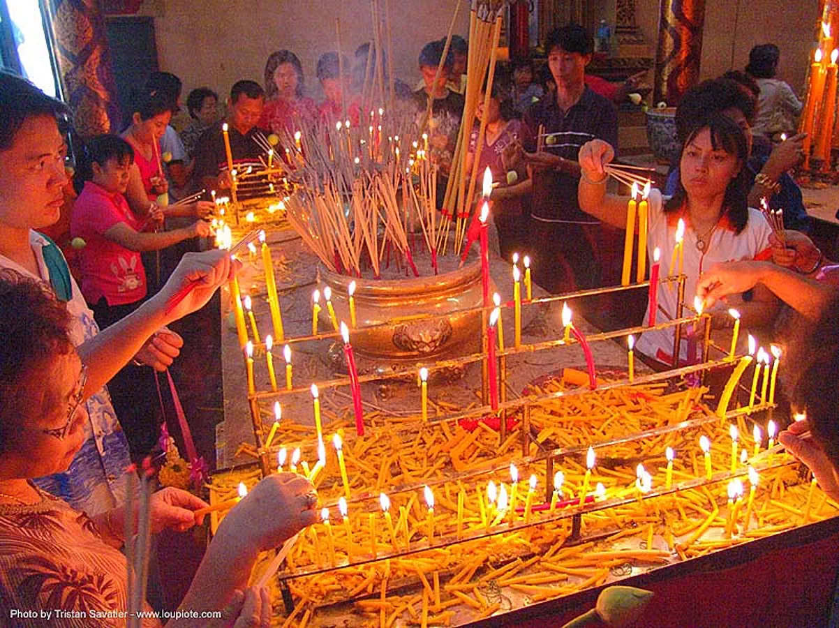 สุโขทัย - candle offerings in temple - sukhothai - thailand, candles, chinese, offerings, sukhothai, thailand, wat, สุโขทัย