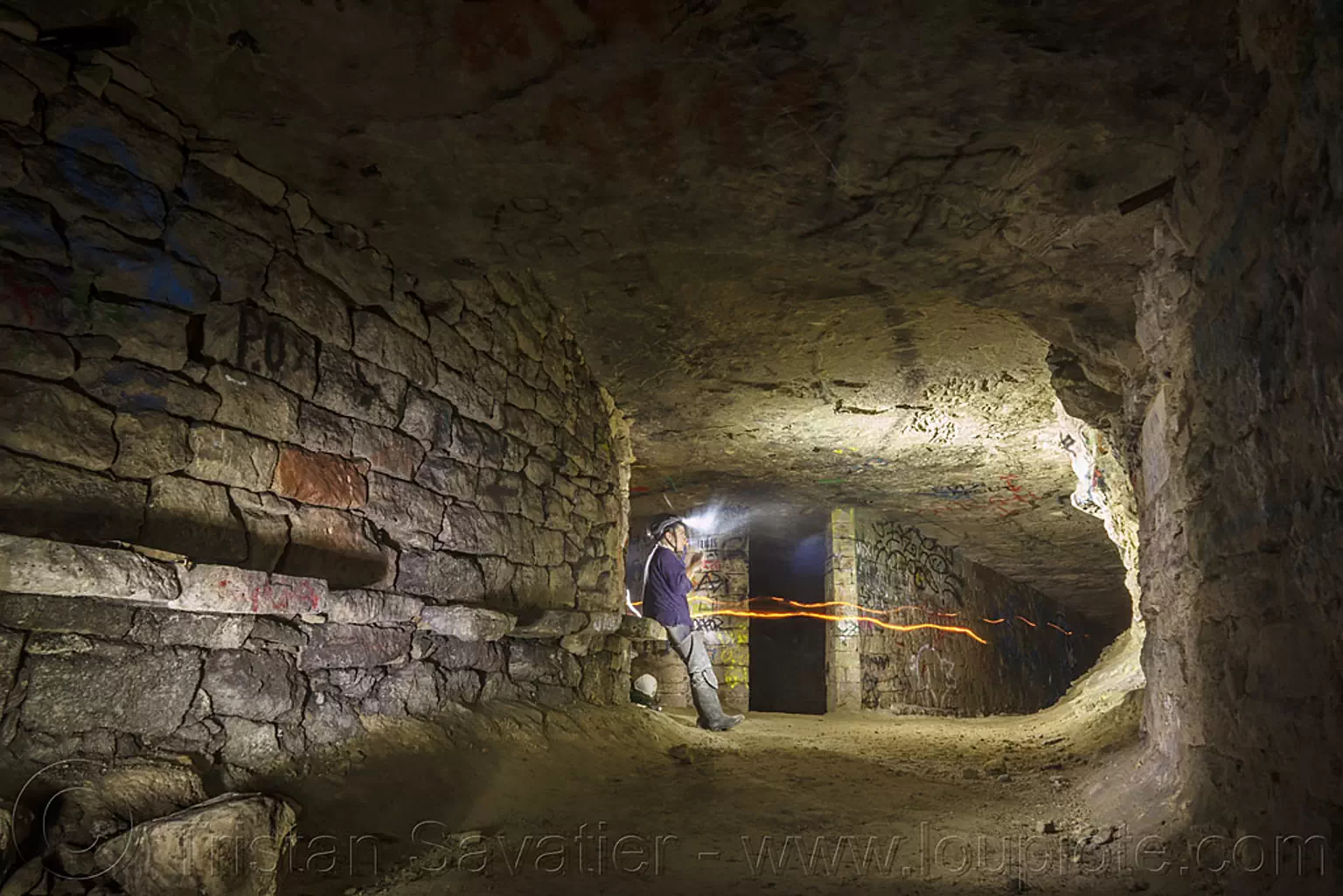 cataphile - catacombes de paris - catacombs of paris (off-limit area), cataphile, cave, clandestines, hôpital du val-de-grâce, illegal, labyrinthe du val-de-grâce, paris, trespassing, underground quarry, urban caver, val-de-grace