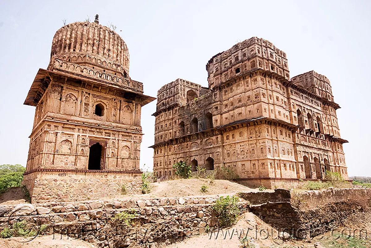 cenotaph monument in orchha (india), architecture, cenotaphs, india, monument, orchha, ruins