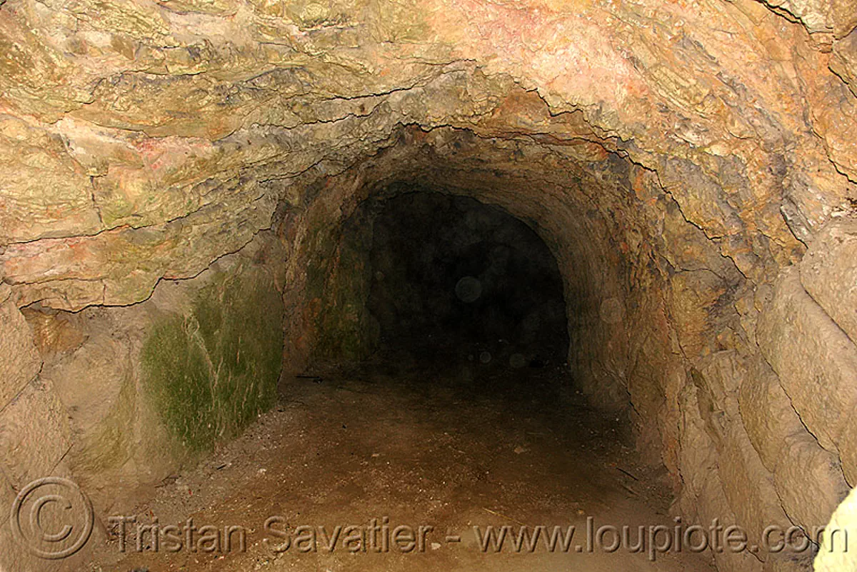 cilanbolu tunnel in the castle ruins (amasya), amaseia, amasya, archaeology, castle cilanbolu, cave, mağara, mağarası’nda, tunnel, tüneli