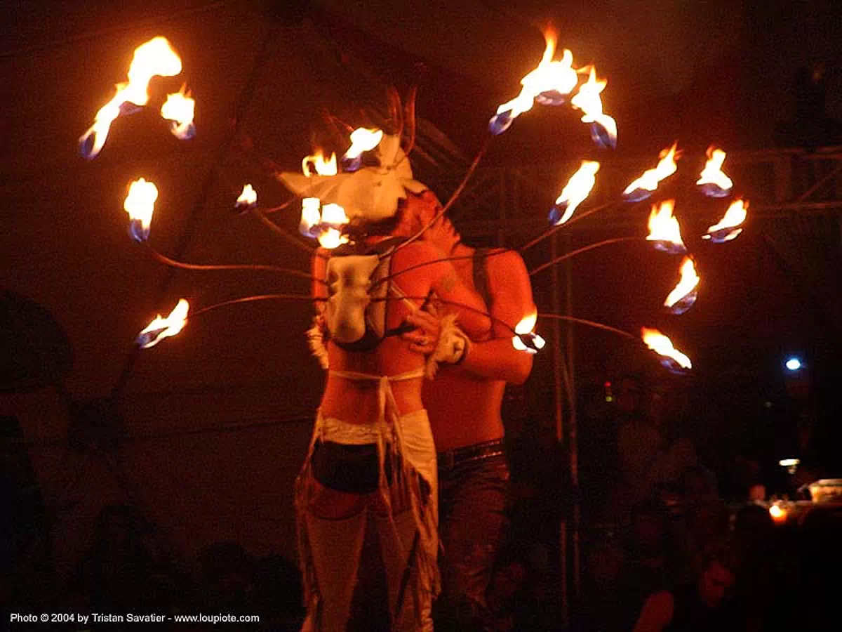 el circo, fire performers, burning man 2004