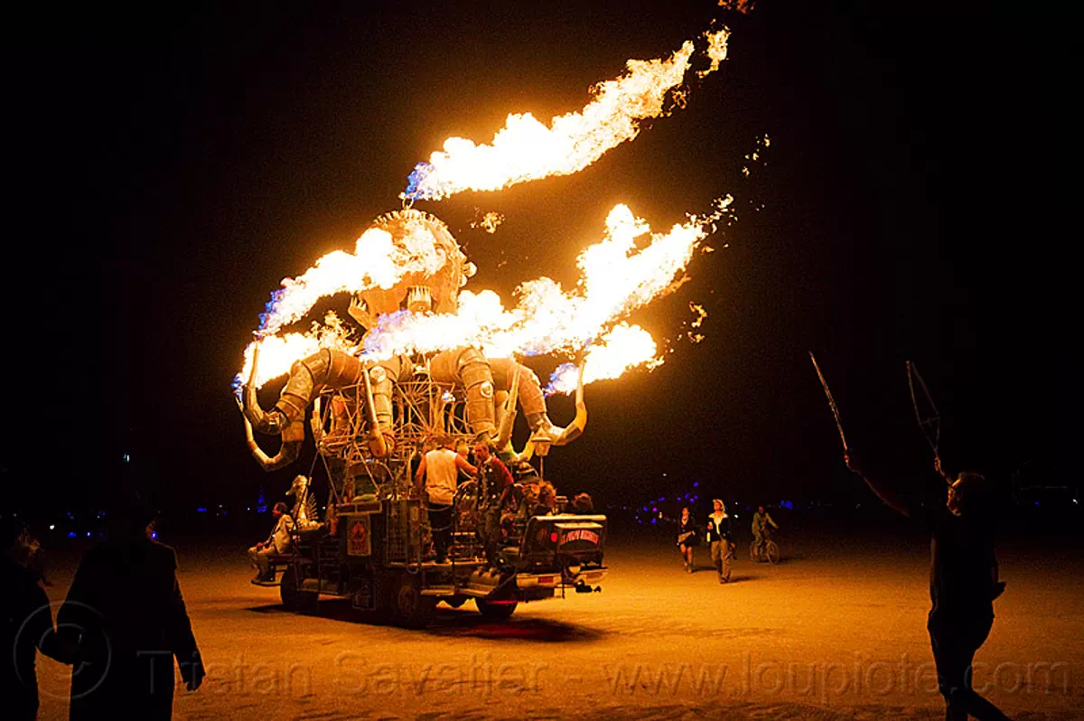 el pulpo mecanico - burning man 2012, burning man, el pulpo mecanico, fire, mutant vehicles, night, octopus art car, sculpture, steampunk octopus