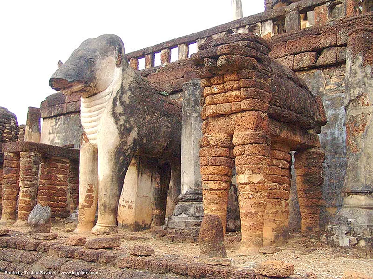วัดช้างล้อม - elephants sculptures - wat chang lom - อุทยานประวัติศาสตร์ศรีสัชนาลัย - si satchanalai chaliang historical park, near sukhothai - thailand, bricks, elephant sculpture, elephant statue, elephants, ruins, sculptures, thailand, wat chang lom, วัดช้างล้อม, อุทยานประวัติศาสตร์ศรีสัชนาลัย