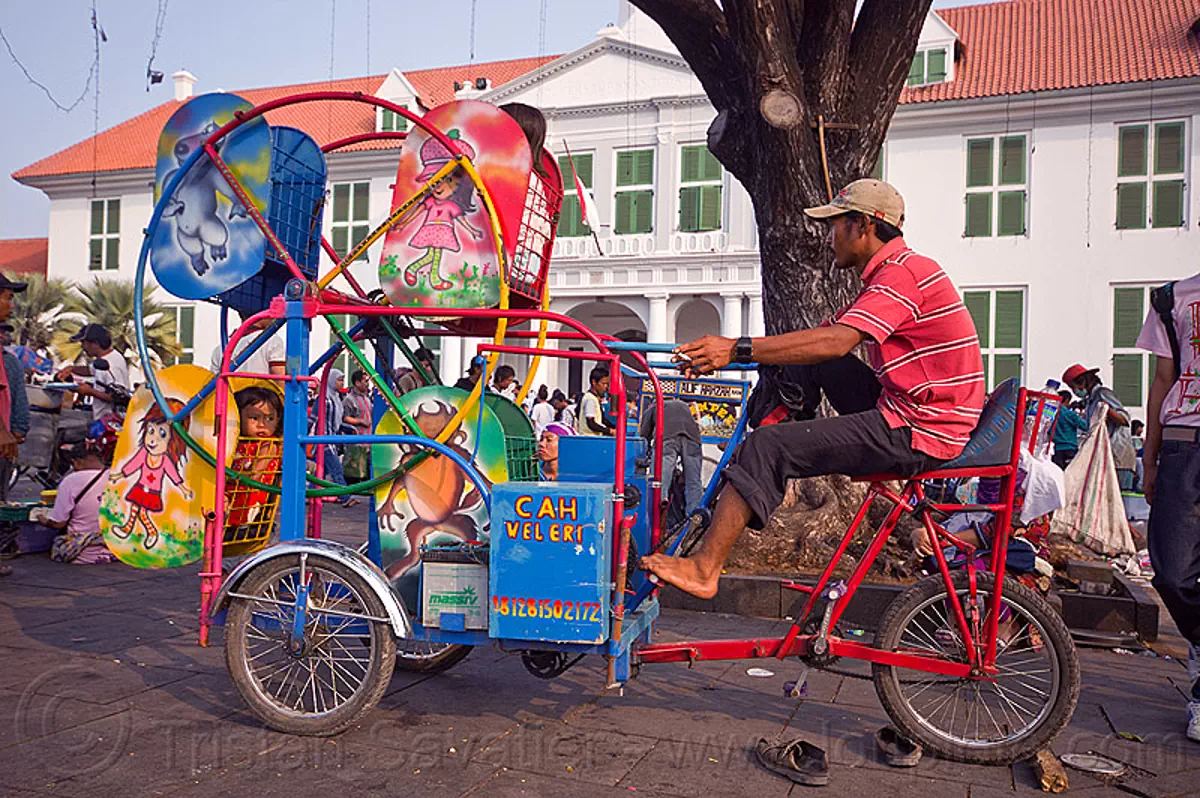ferris wheel for small kids - cycle-powered, amusement ride, bicycle, bike, children, eid ul-fitr, fair ride, fatahillah square, ferris wheel, indonesia, jakarta, kids, taman fatahillah