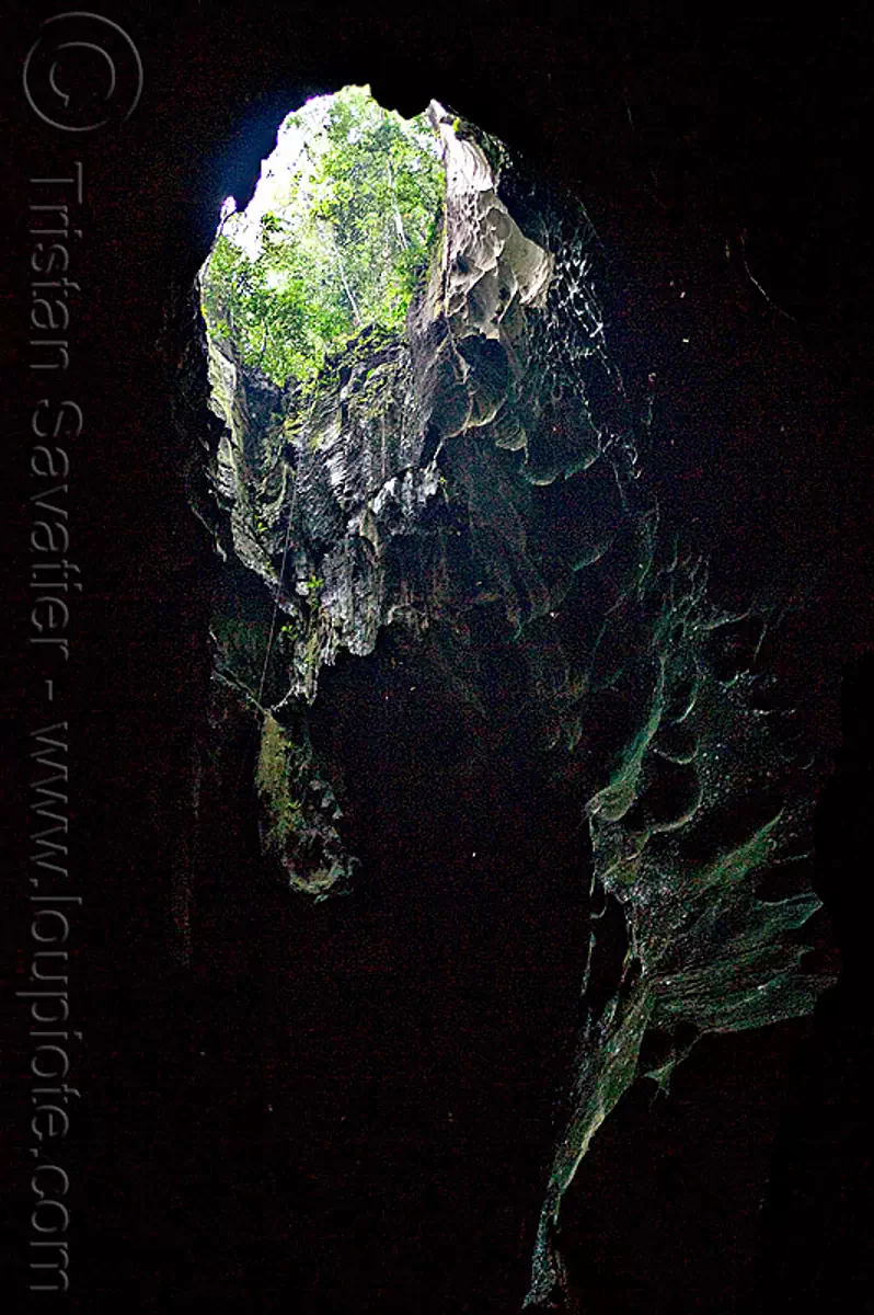 gua niah, sinkhole in roof of natural cave