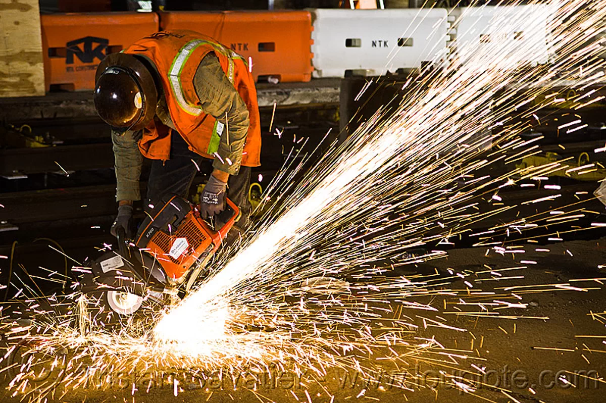 handheld abrasive saw