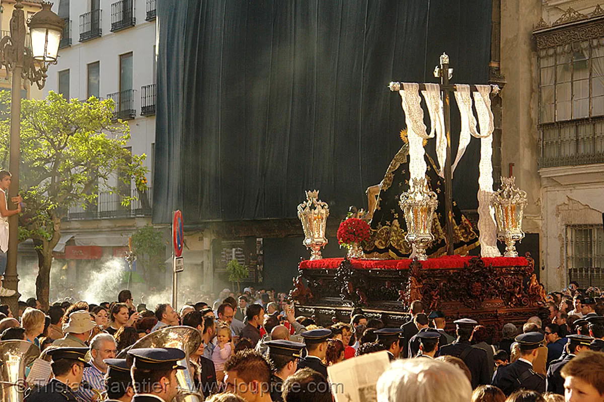 hermandad de los servitas, semana santa en sevilla | Stock ...