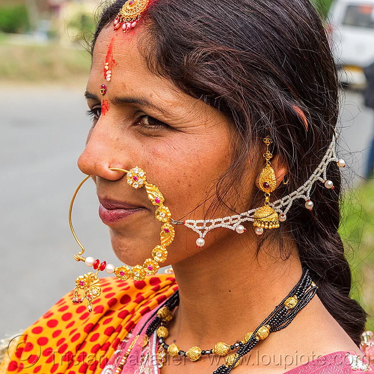 hindu woman with large nose ring piercing jewelry (india), bride, india, indian wedding, jewelry, nose chain, nose piercing, nose ring, nostril piercing, tola gunth, woman
