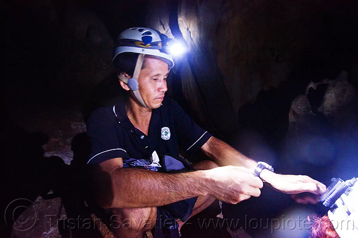 ipoi is a cave guide - caving in mulu (borneo), borneo, cavers, caving, guide, gunung mulu national park, ipoi, malaysia, natural cave, racer cave, spelunkers, spelunking