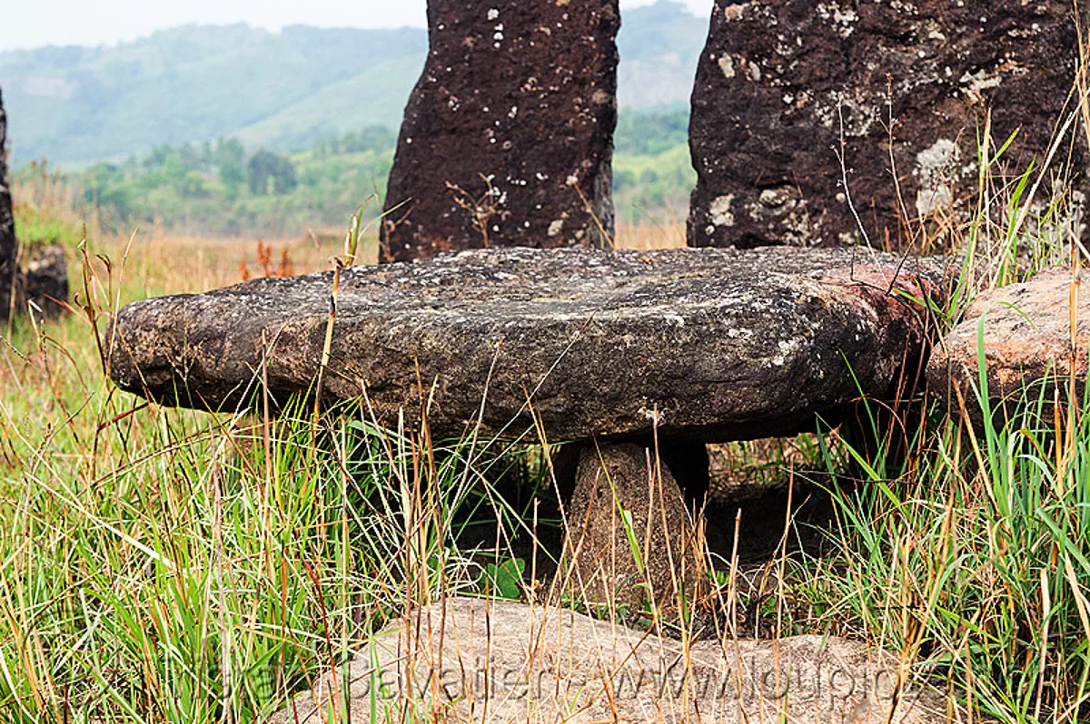 khasi dolmen, tablestone, memorial stones, india