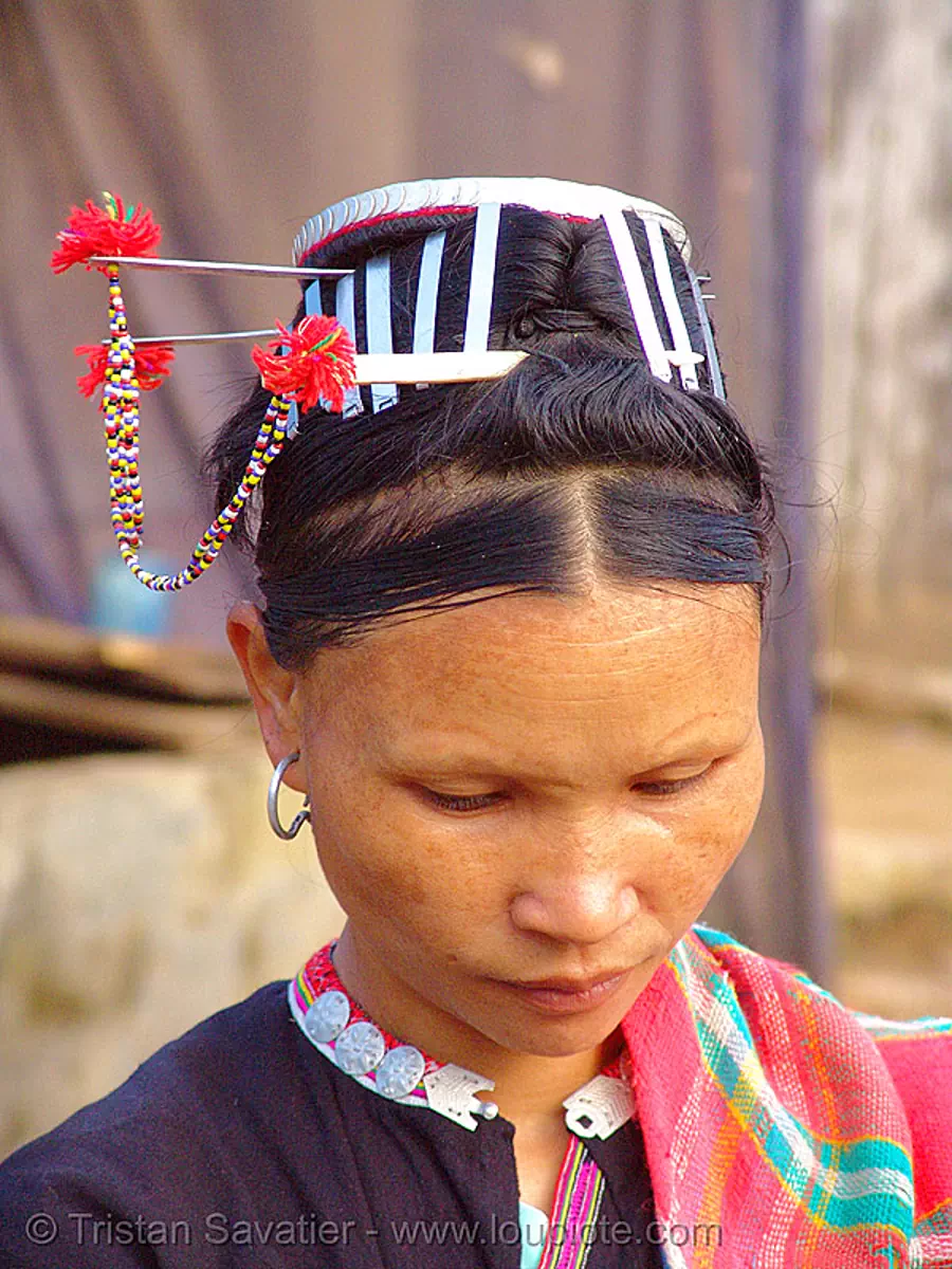 "kim mun lantien sha" dao/yao tribe woman wearing celestial crown headdress - vietnam, asian woman, bảo lạc, celestial crown, dao, dzao tribe, headdress, hill tribes, indigenous, kim mun lantien sha, vietnam, yao tribe