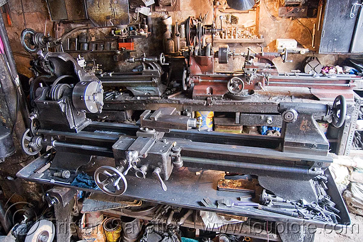lathes in machine shop