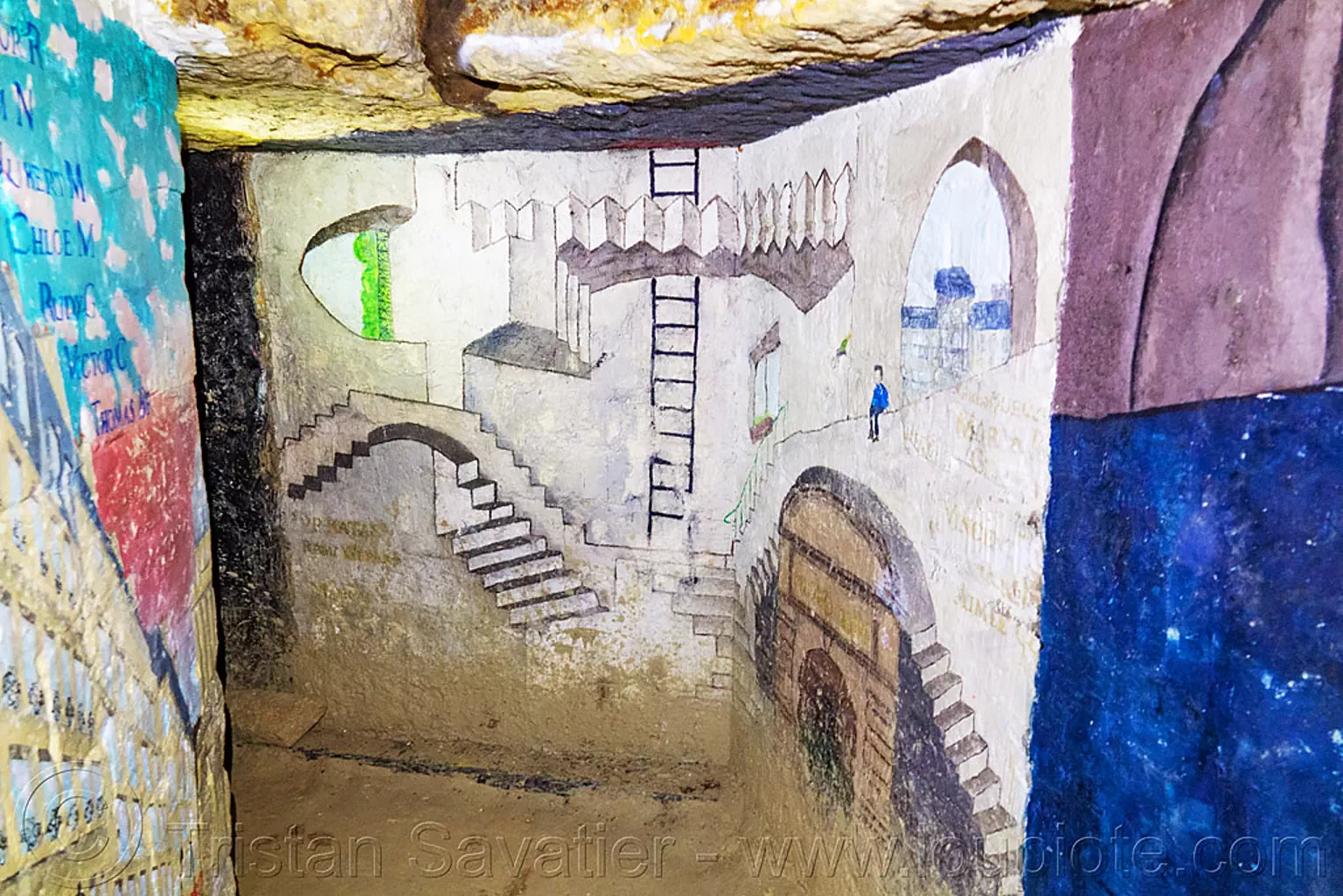 M.C. escher stairs - fresques de baptême des promotions de l'École des mines de paris - catacombes de paris - catacombs of paris (off-limit area), cave, clandestines, ecole des mines, illegal, m.c. escher, paris, trespassing, underground quarry