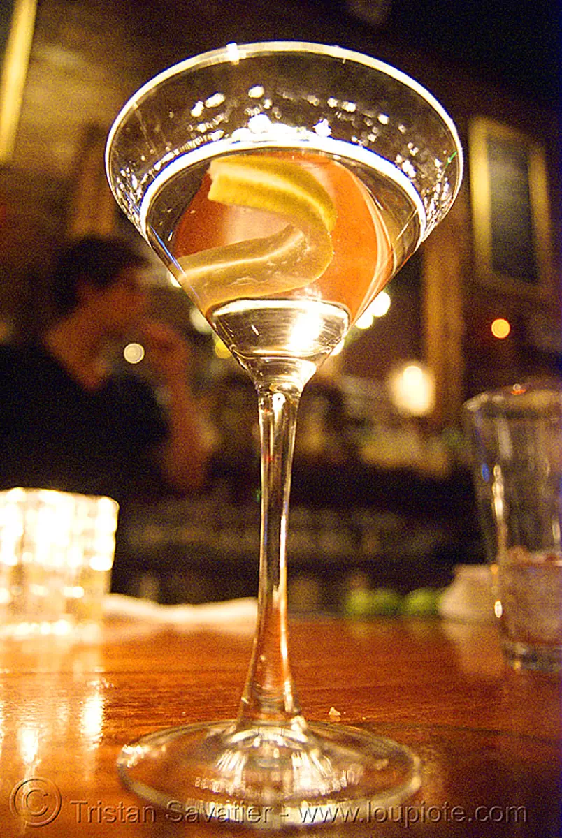 martini glass, cocktail
