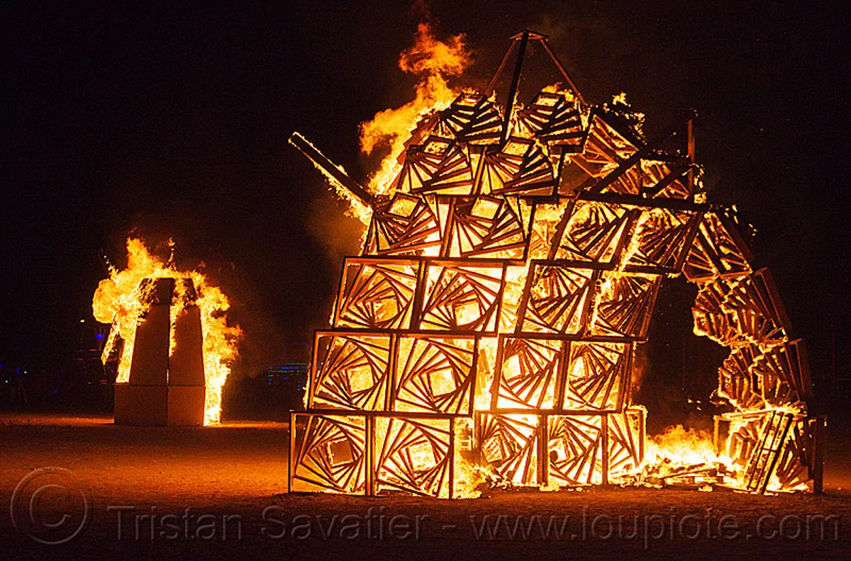 marvin - vortexagon - burning man 2013, art installation, bmcore2013, burning man, c.o.r.e., circle of regional effigies, fire, idaho core project, marvin, night