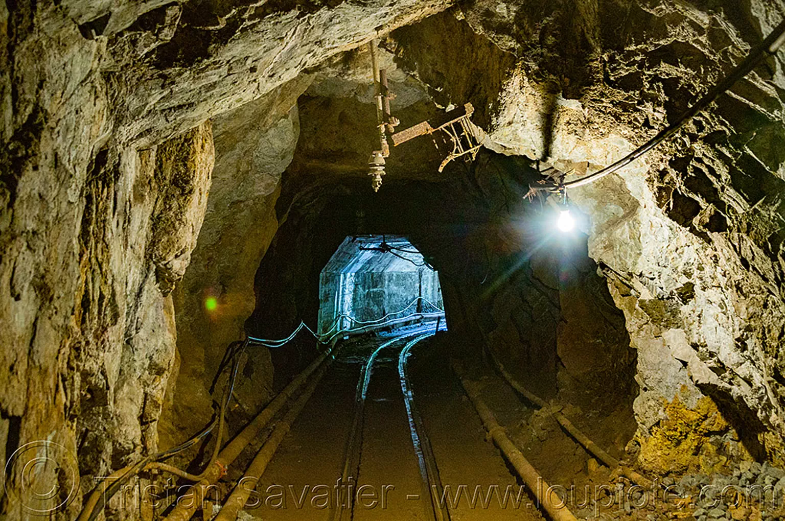 mine tunnel - balatoc mines (philippines), balatoc mines, curve, gold mine, mine tunnel, philippines, railroad, railway, underground mine