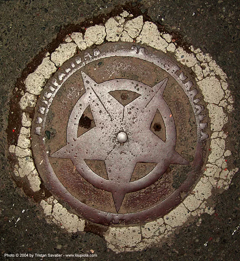 municipalidad de turrialba - manhole cover, cast iron, costa rica, manhole cover, sewage, star, turrialba