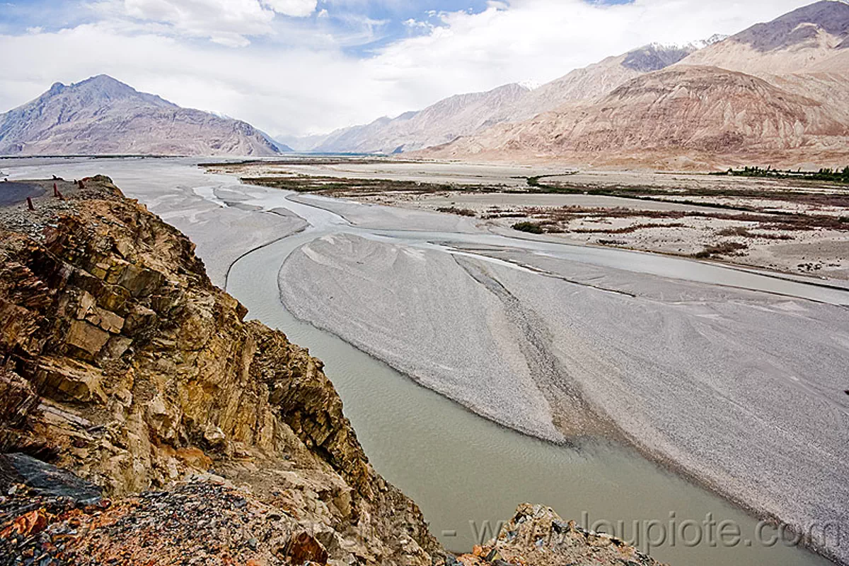 river - nubra valley - ladakh (india), india, ladakh, mountains, nubra valley, river bed