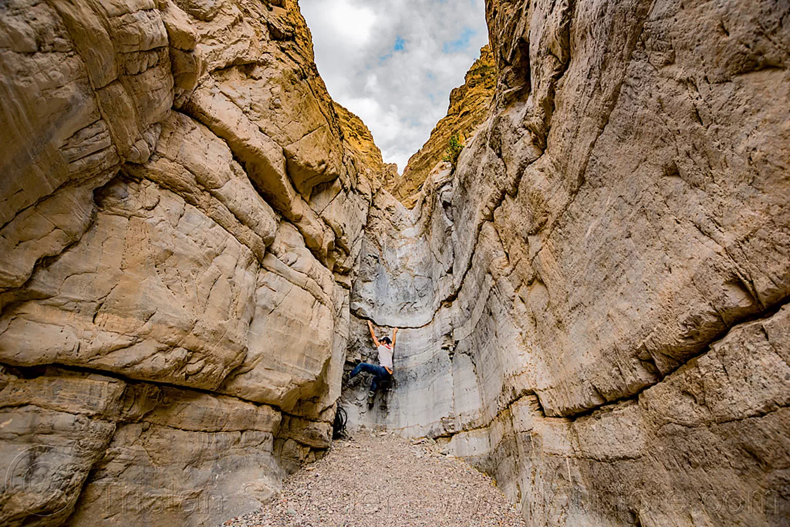 rock climbing the dry waterfall, fall canyon, death valley national