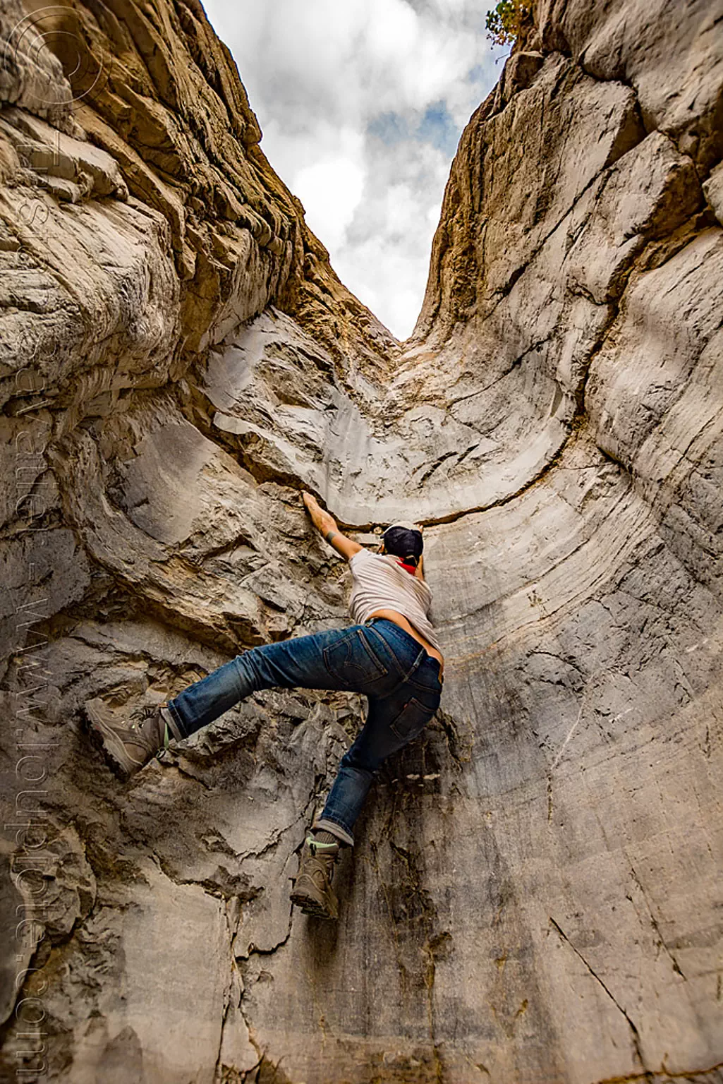 rock climbing the dry waterfall, fall canyon, death valley national