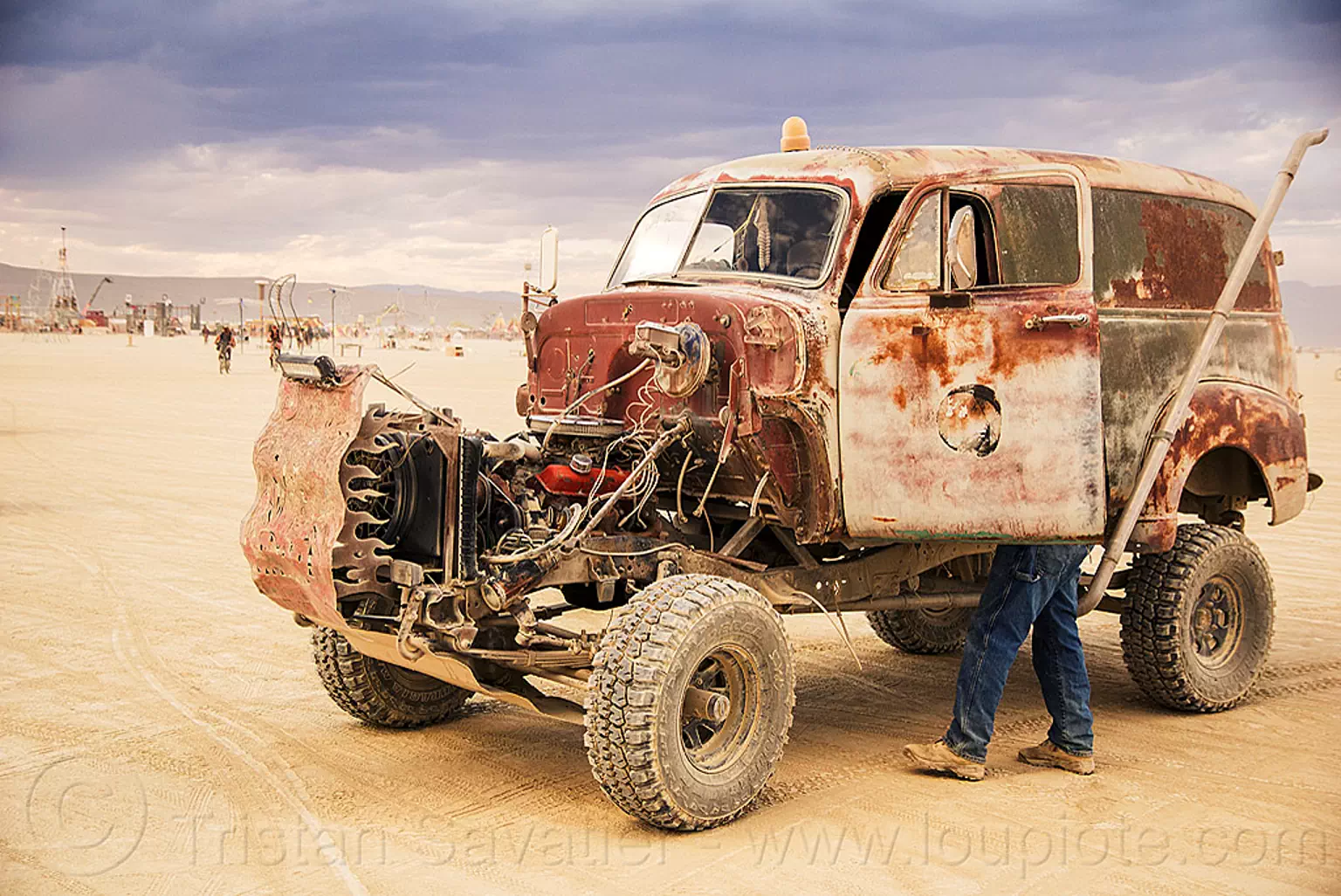 rusty truck - mutant vehicle - burning man 2016, art car, burning man, mutant vehicles, rusty, truck