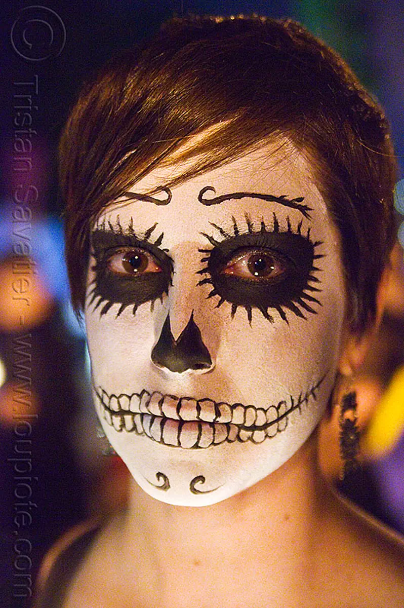 skull makeup - dia de los muertos - halloween (san francisco), day of the dead, dia de los muertos, face painting, facepaint, halloween, night, sugar skull makeup, woman