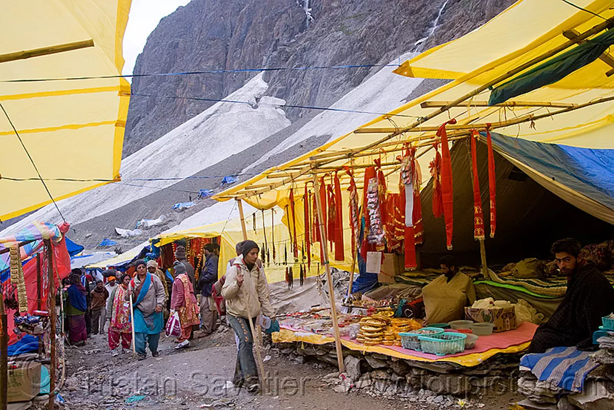 souvenirs shops in tent village - amarnath yatra (pilgrimage) - kashmir, amarnath yatra, hiking, hindu pilgrimage, india, kashmir, mountains, pilgrim, shops, souvenirs, tents, trekking