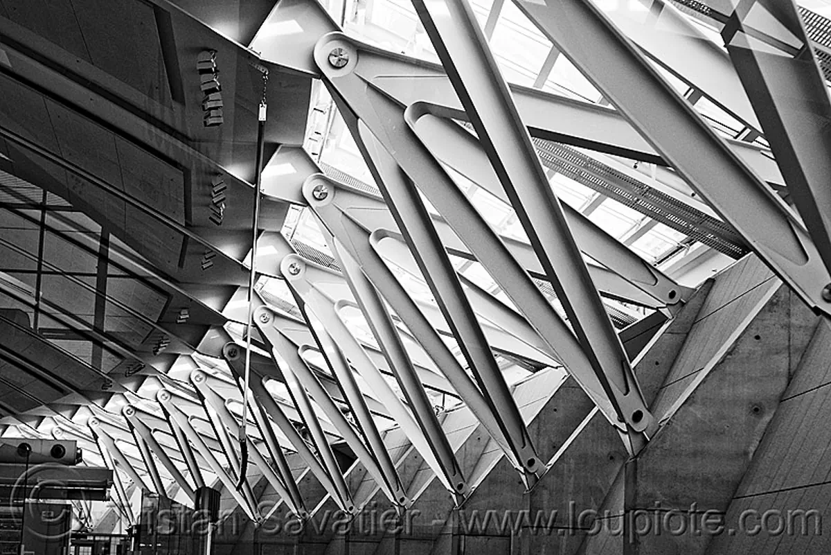 steel beams, toronto pearson international airport, canada