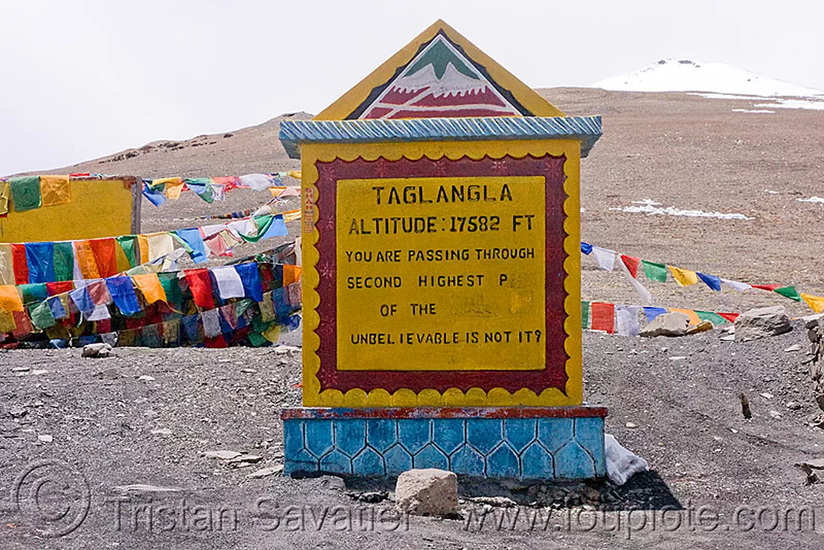 tanglang pass - manali to leh road (india), india, ladakh, mountain pass, mountains, road marker, sign, taglangla, tanglang pass, tanglangla