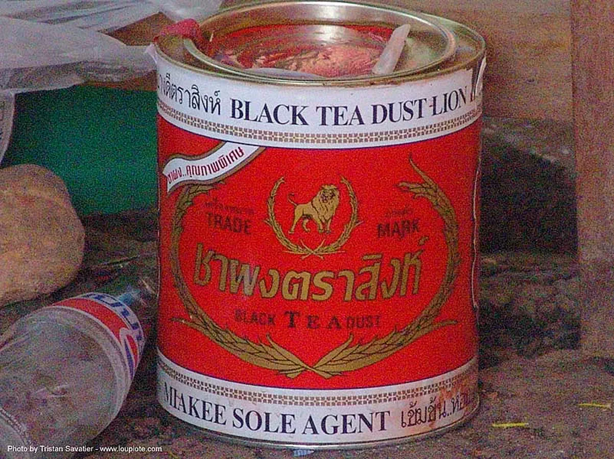 กระป๋องชา - thai tea box - black tea dust - lion brand - thailand, black tea dust, lion brand, red, tea box, thai tea, thailand, กระป๋องชา, ชา