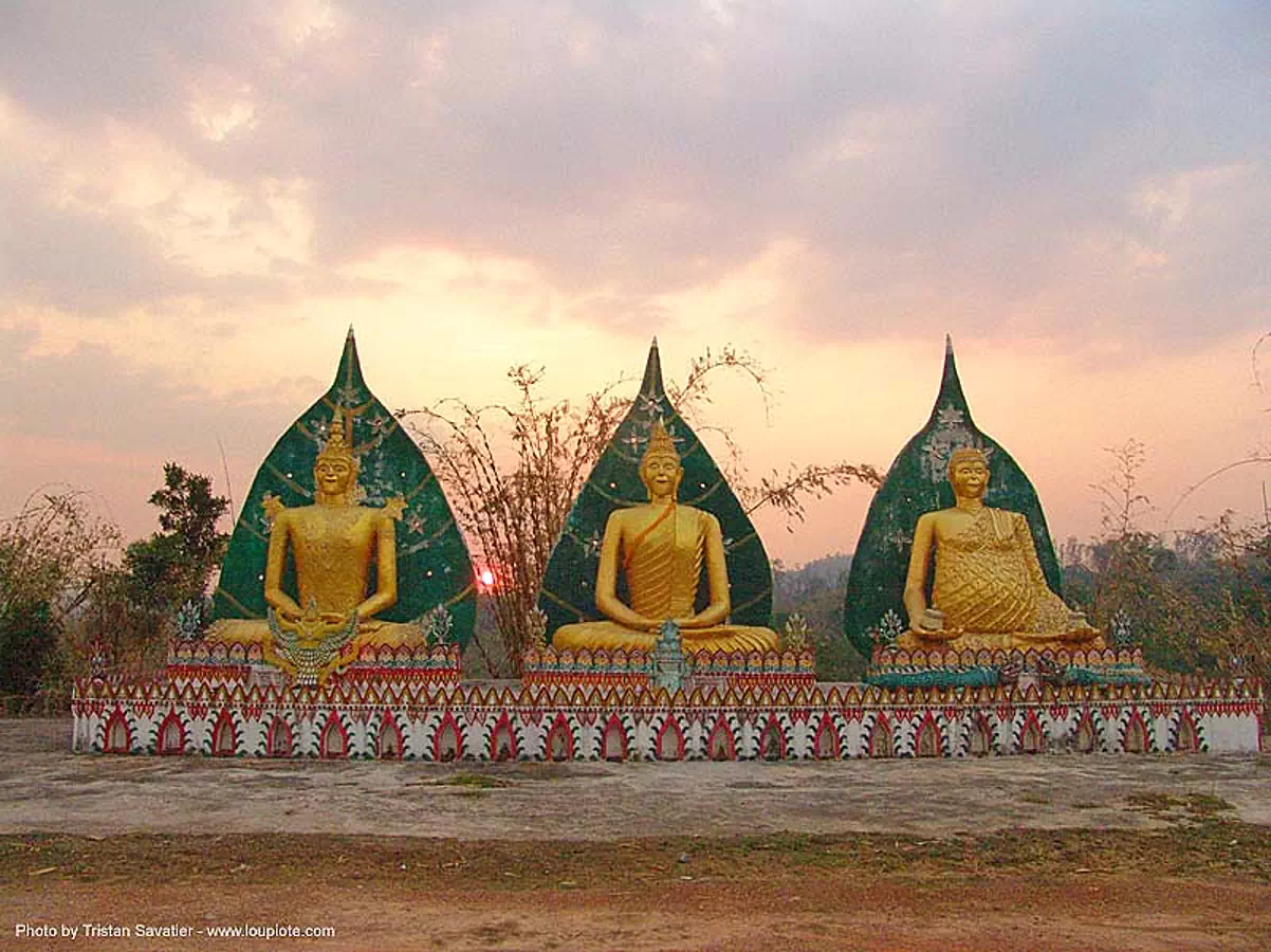 พระพุทธรูป - wat somdet - three golden buddha statues - สังขละบุรี - sangklaburi - thailand, buddha image, buddha statue, buddhism, buddhist temple, cross-legged, golden color, sangklaburi, sculpture, thailand, wat somdet, พระพุทธรูป, สังขละบุรี