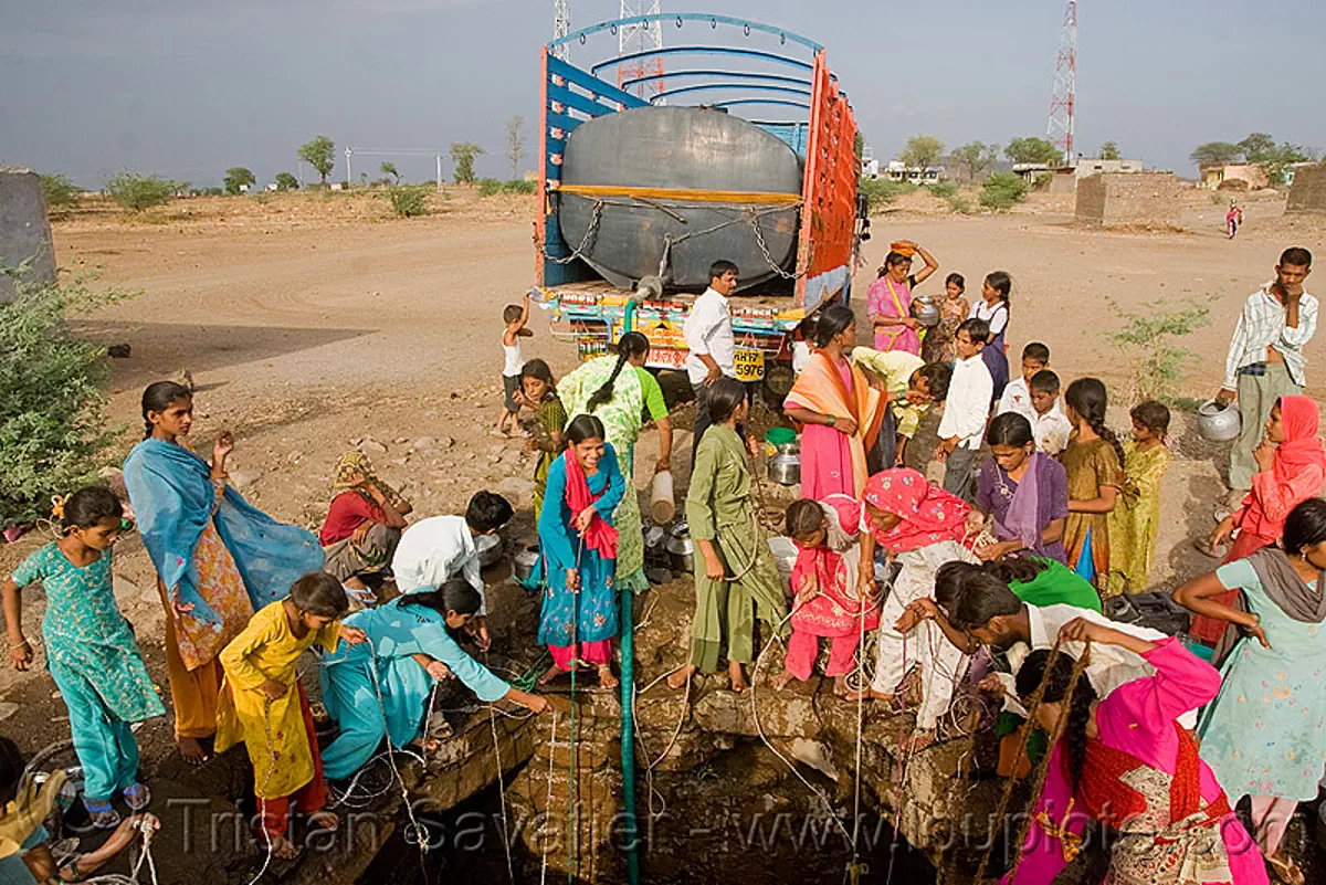 water well - ajanta (india), ajanta, communal water well, crowd, india, ropes, truck, water jars, water tank, women