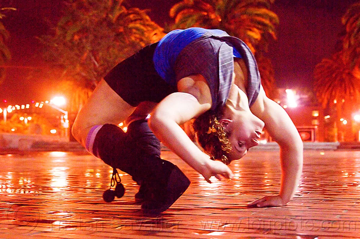 Contortionist Leaning Backward - Street Artist (San Francisco)