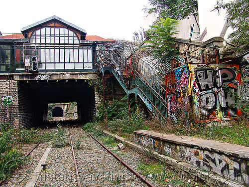 abandoned train station - petite ceinture - abandoned railway (paris, france), graffiti, la fleche d'or, la flèche d'or, railroad tracks, railway tracks, trespassing