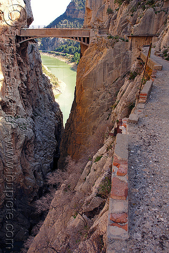 aquaduct bridge over gorge - el caminito del rey - el chorro (spain), aqueduct, bridge, canyon, cliff, desfiladero de los gaitanes, el caminito del rey, el camino del rey, el chorro, gorge, mountain river, mountaineering, mountains, pathway, trail, via ferrata