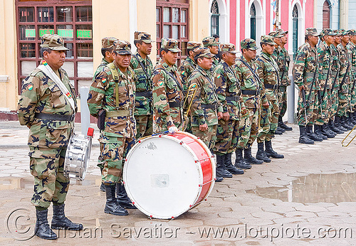 army marching band (bolivia), army, bolivia, drum, marching band, military, soldiers, uyuni