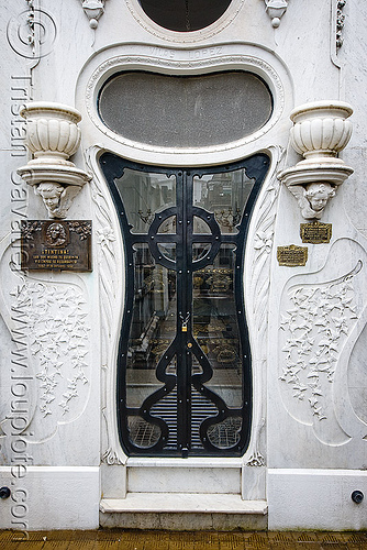 art nouveau tomb door - vilas lopez - recoleta cemetery (buenos aires), argentina, art nouveau, buenos aires, door, grave, graveyard, jugendstil, recoleta cemetery, tomb, vilas lopez