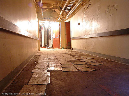 basement - tiles - hallway - abandoned hospital (presidio, san francisco), abandoned building, abandoned hospital, floor tiles, graffiti, presidio hospital, presidio landmark apartments, trespassing