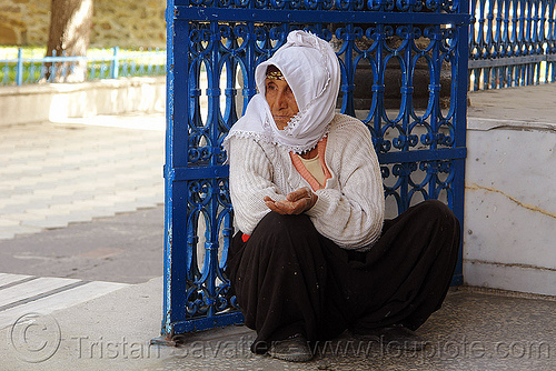 begging woman (turkey country), beggar, begging, erzurum, woman