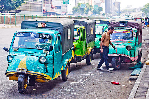 bemos - daihatsu midget three-wheeler (jakarta), autorickshaw, becak, bemos, daihatsu midget, indonesia, jakarta, men, midget i, motor, rickshaw, three wheeler