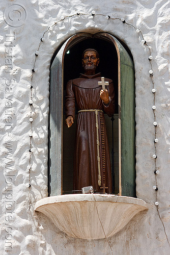 bendición de san francisco solano - humahuaca (argentina) - 19 of 23, animated, argentina, bendición, benediction, copper, cross, doors, missionary, monk, noon, noroeste argentino, quebrada de humahuaca, san francisco solano, sculpture, statue