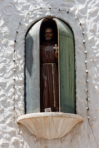 bendición de san francisco solano - humahuaca (argentina) - 21 of 23, animated, argentina, bendición, benediction, copper, cross, doors, missionary, monk, noon, noroeste argentino, quebrada de humahuaca, san francisco solano, sculpture, statue