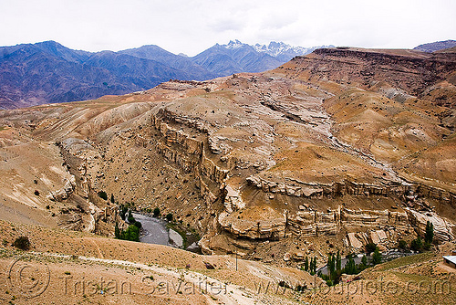 between mulbek and kargil - leh to srinagar road - kashmir, canyon, kashmir, landscape, mountain river, mountains, valley