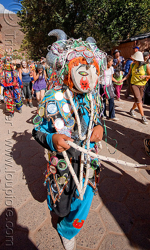 blue diablo carnavalero, andean carnival, argentina, careta de diablo, carnaval de la quebrada, carnaval de tilcara, colorful, confettis, costume, diablo carnavalero, diablo de carnaval, diablos carnavaleros, diablos de carnaval, folklore, indigenous culture, mask, men, mirrors, noroeste argentino, quebrada de humahuaca, quechua culture, serpentine throws, tribal