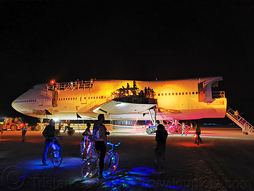 boeing 747 art car - burning man 2019, 747 art car, burning man art cars, burning man at night, mutant vehicles