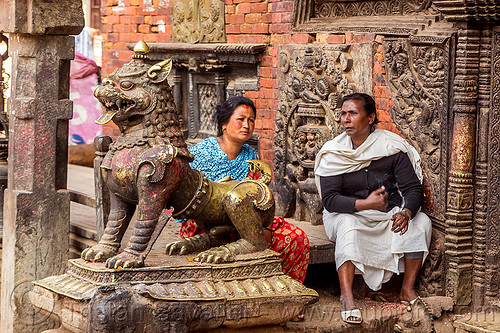 brass lion guardian - bhairavnath temple - tachupal tole - bhaktapur (nepal), bhairavnath temple, bhaktapur, brass, hindu temple, hinduism, sculpture, tachupal tole, women