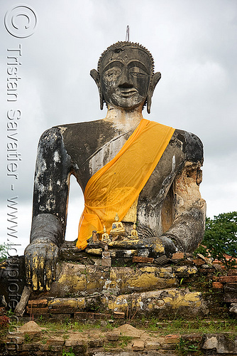 buddha statue in ruin of wat phia wat temple destroyed in the war - muang khoun (laos), buddha image, buddha statue, buddhism, cross-legged, muang khoun, ruins, sculpture, wat phia wat